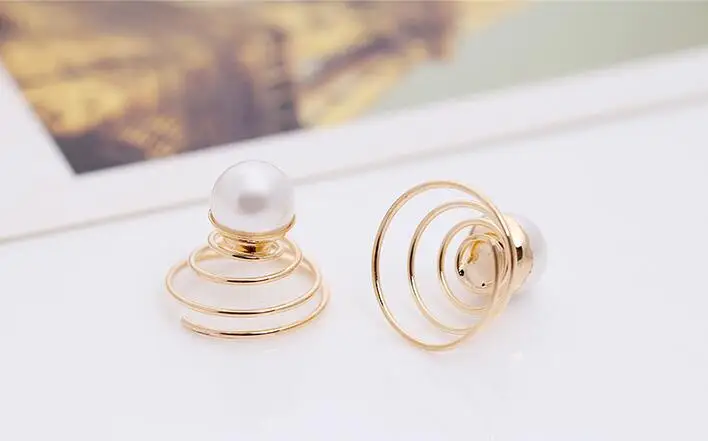 The New European Women Exquisite Small Hairpin Imitation Pearls Rotating Plate Made Hairpin Head Wholesale And Retail Jewelry