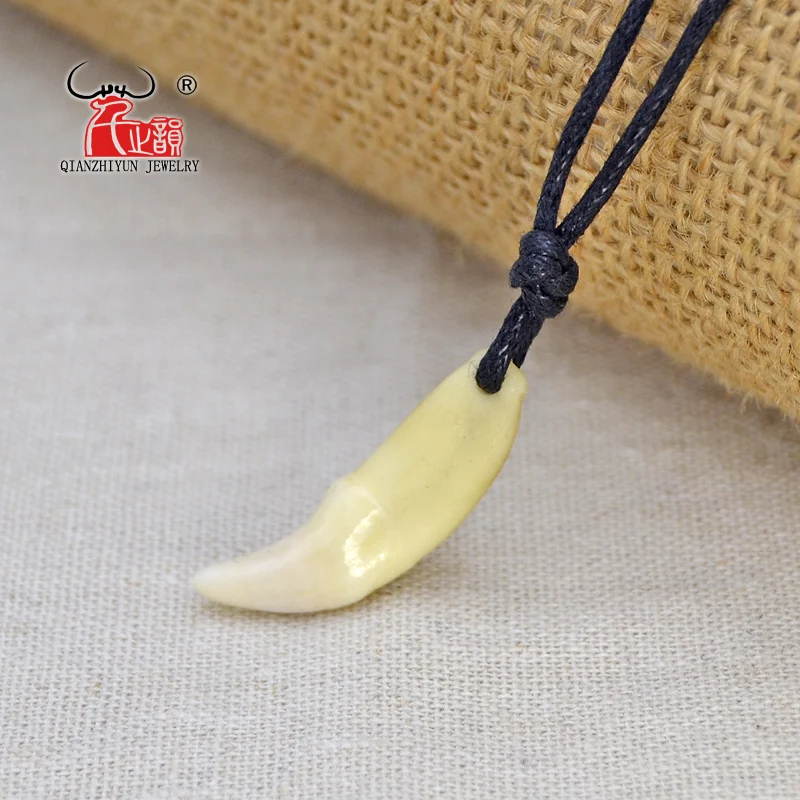 Men\'s Necklace Woman\'s Bone Pendant Tibetan Amulet Fangs Real Natural Tooth Vintage Tibet Wolf Tooth Charm White Brown Ecru