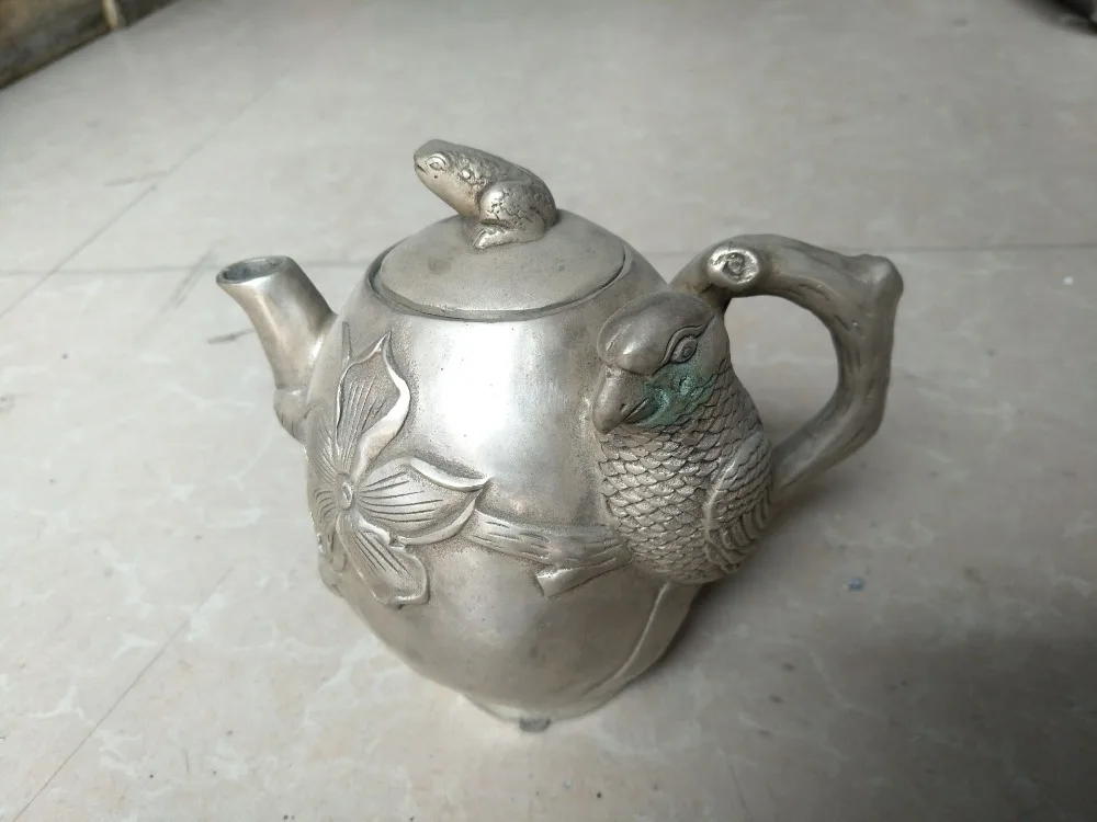 

Antique QingDynasty silver Parrot & frog teapot,Hand-carved crafts,best collection& adornment