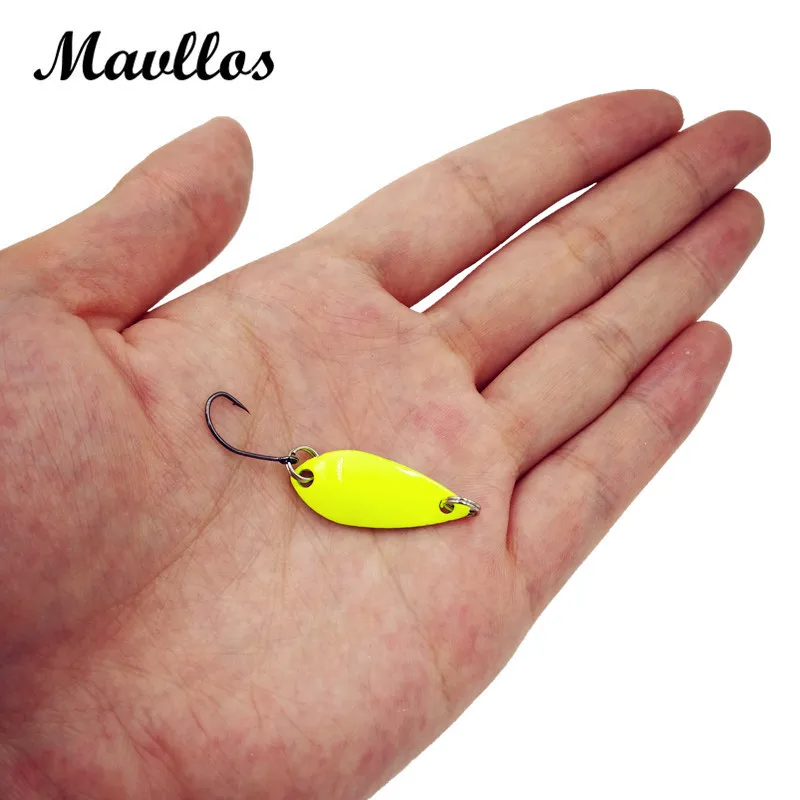 

Mavllos 4pcs/lot Metal Spinner Spoon Fishing wobblers Hard Baits Sequins 3g Fishing Lure Saltwater With Feather Hook Tackle