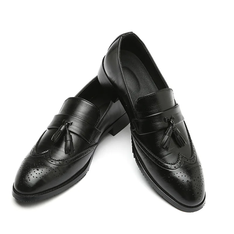 Plus Size 38-46 Men Leather Tassel Loafers Pointed Toe British Style Vintage Carving Wingtips Brogues Shoes Slip On Men Flats