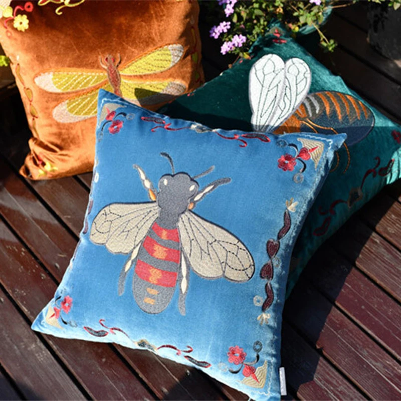 European Cushion Cover Animal Bee Embroidery Pillowcases Exquisite Cojines Decorativos Para Sofa Decorative Pillows Cushions