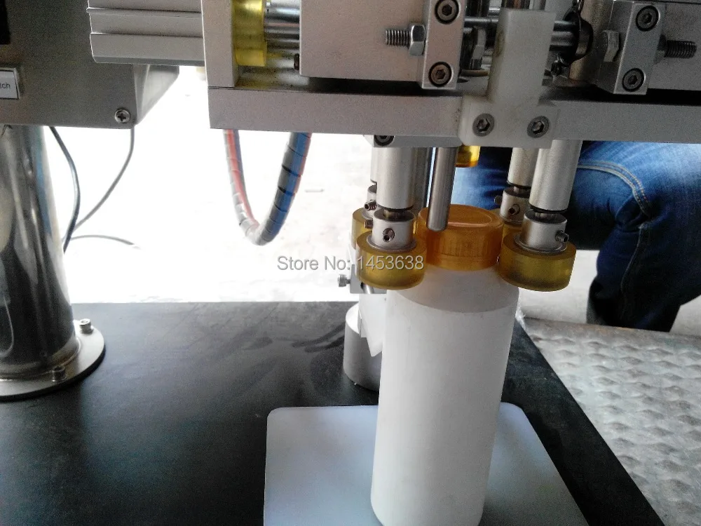 Freies Verschiffen YL-P Spray Kopf Kappe Schrauben Maschine, spray caps anziehen Maschine, Schraube caps capping maschine