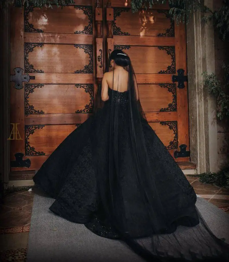 Stunning Bohemian Black Wedding Dresses Sexy Sweetheart Beaded Lace Ball Gown Bridal Dress Sequins Noble Country Wedding gown image 3