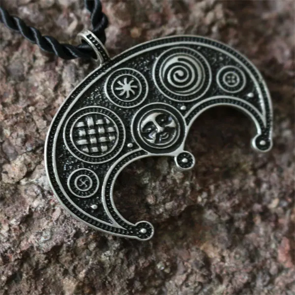 1pcs wholesale Slavic Lunula Woman's Necklace pendant Norse Jewelry, lunar amulet with granulation