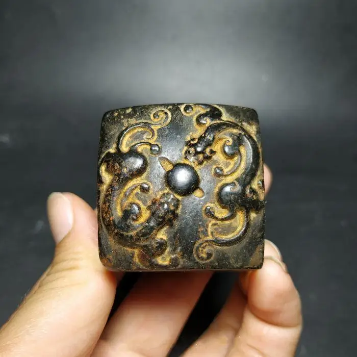 Red Mountain Culture Collection Iron Meteorite Shuanglong Seal Can Absorb Magnetism