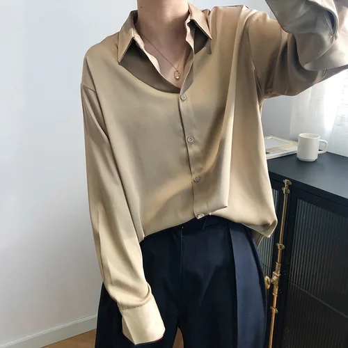 חולצות וחולצות