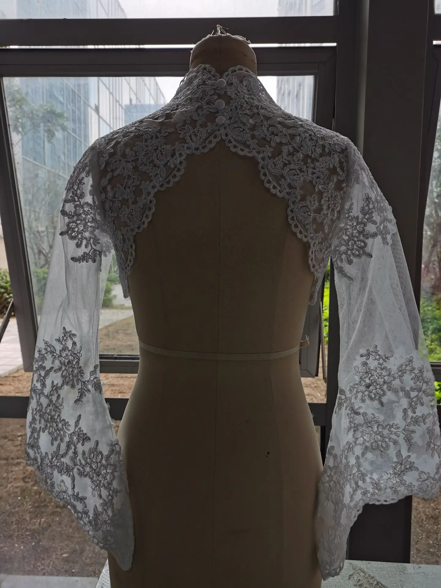 Long Sleeve Wedding Jacket Appliques Bridal Party Coat Backless Bridal Jacket Customized