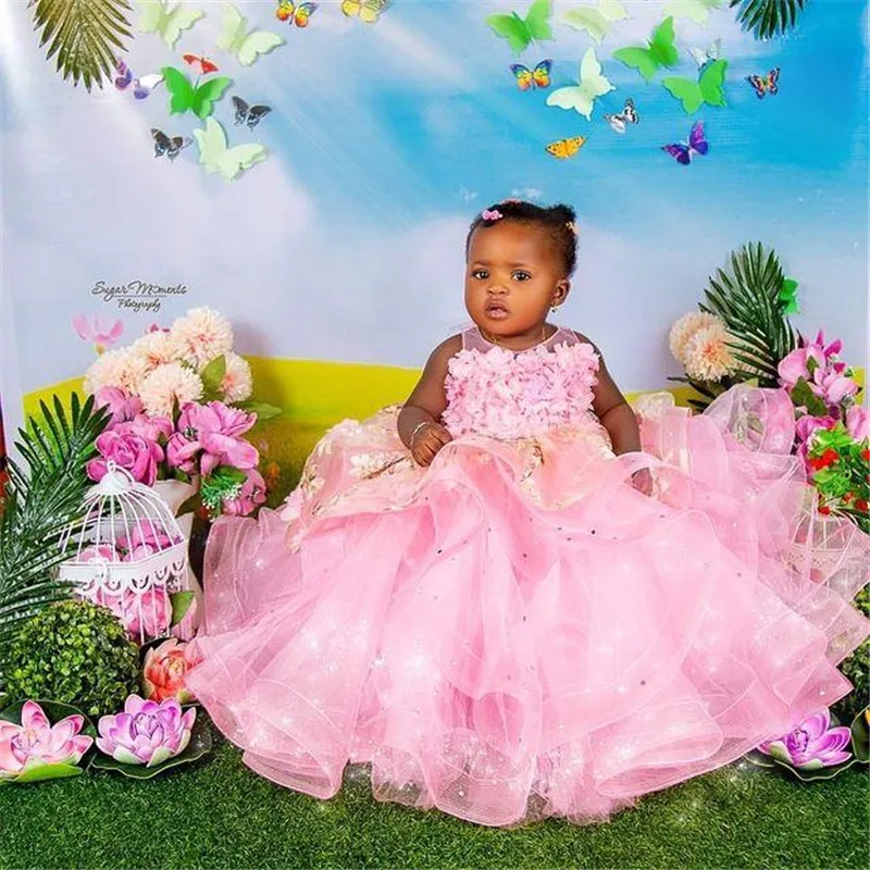 ลูกไม้สีชมพู3D ดอกไม้ทารกสาว Sheer คอลูกชุด First Birthday Party Gowns สาวชุด