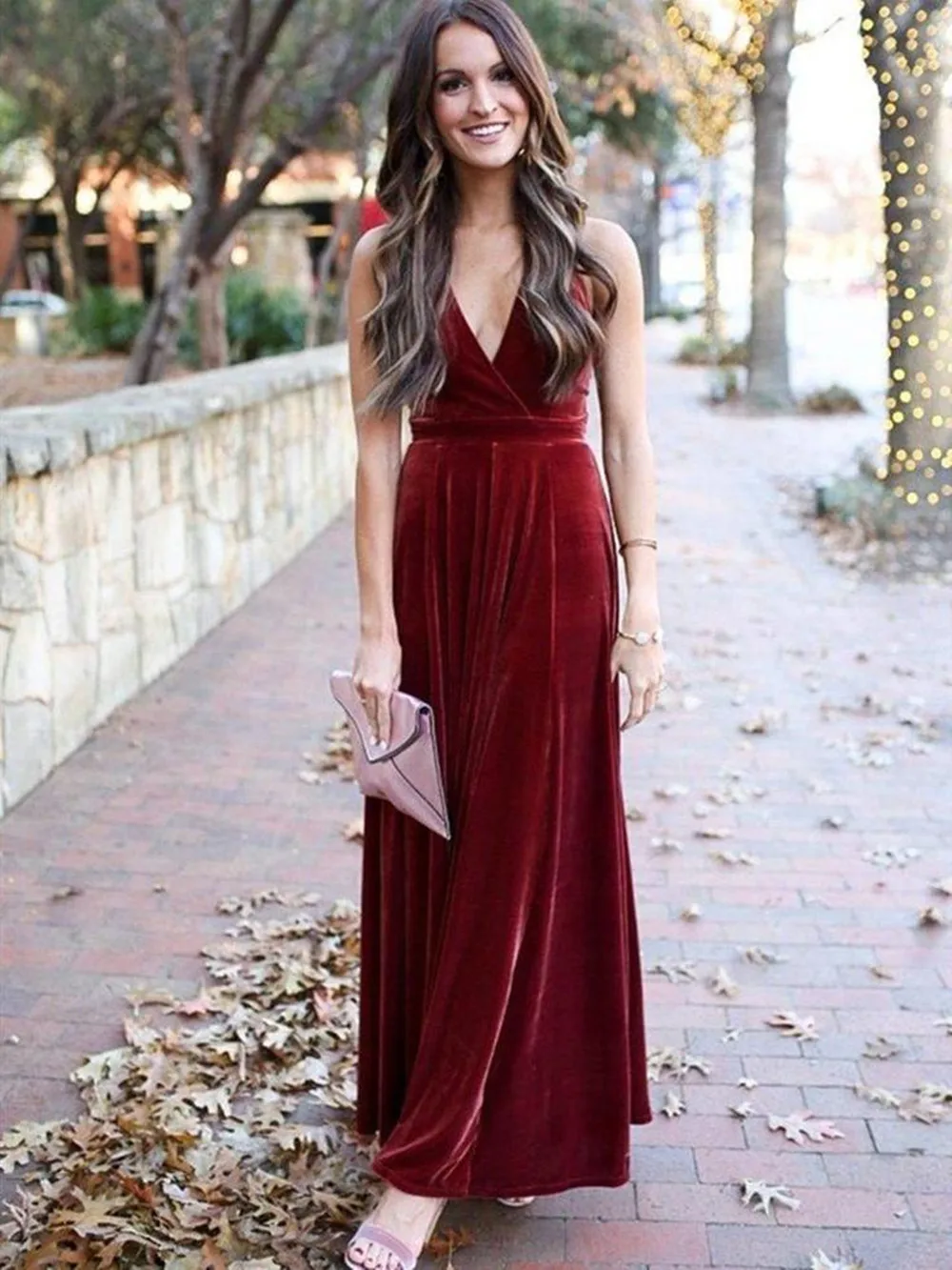 

Sheath/Column Burgundy Velvet A Line Prom Dresses Sexy Open Hack Halter V Neck Evening Women Special Occasion Formal Gowns