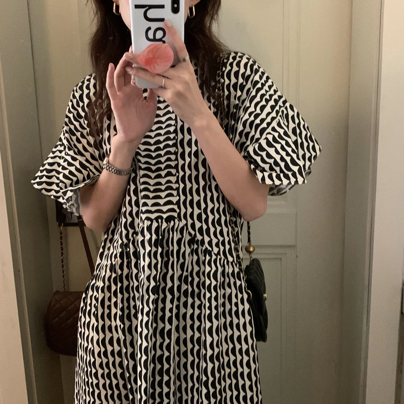 

Vintage Oversize Waved Striped Long Dress Women Summer 2021 New Butterfly Sleeve Loose Waist A-line Maxi Sundress