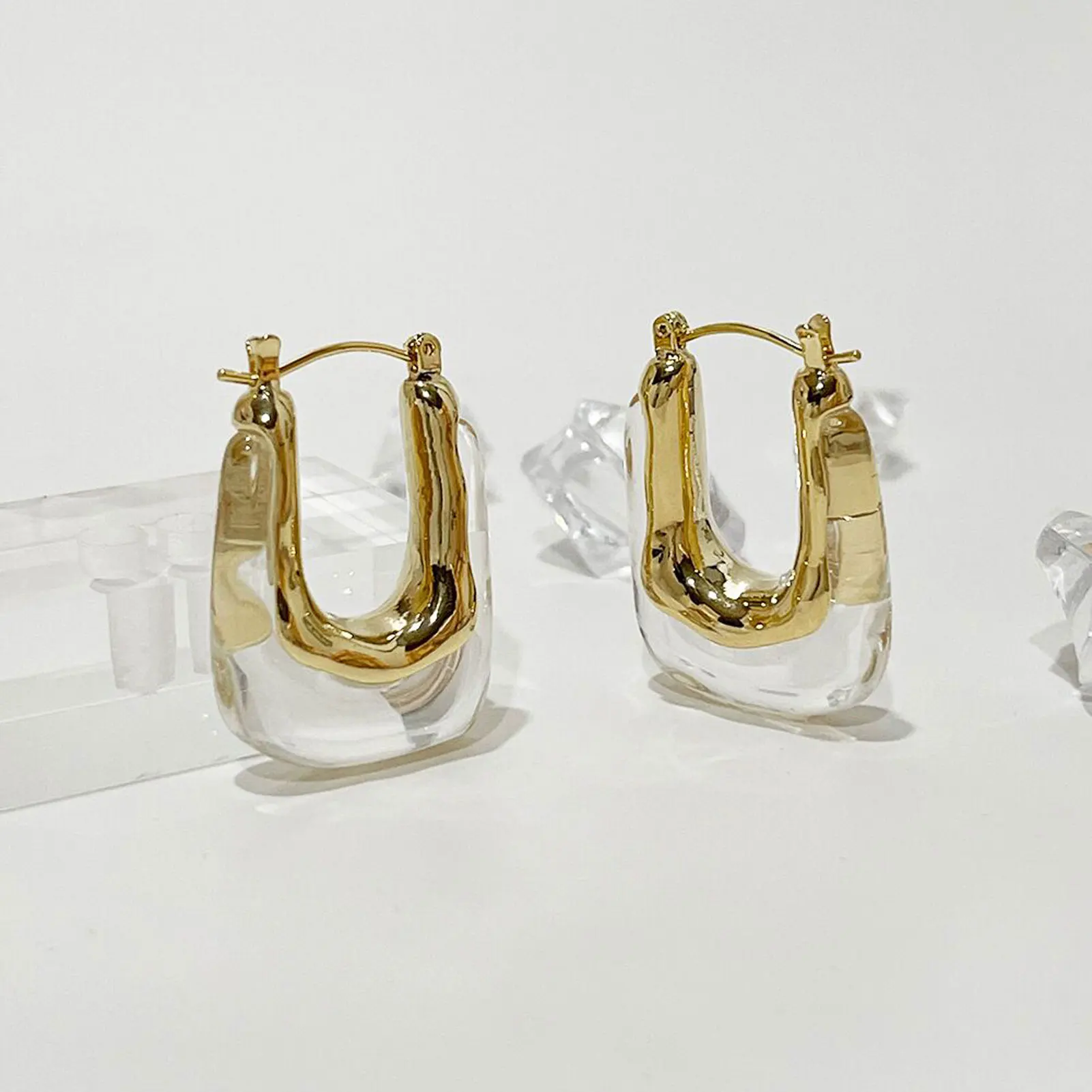 

Clear Acrylic Hoop Earrings for Women Girls Transparent Lucite Geometric Rectangle Brown Green Resin Hoops Everyday Jewelry