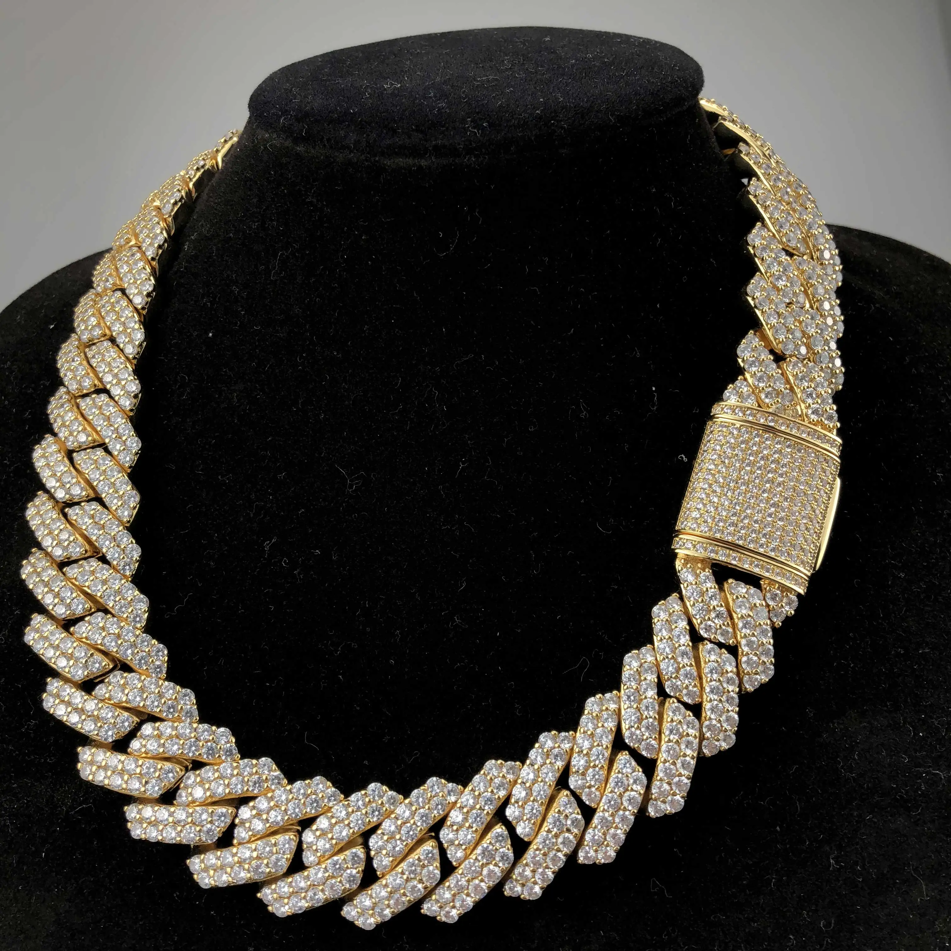 

19mm New design prong cuban link chain