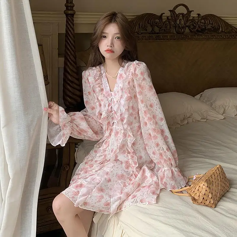 Dresses Women Sweet Fashion Baggy V-neck Korean Style Edible-tree-fungus Mini Femme Cloth Flare Sleeve Prevalent Spring Simple