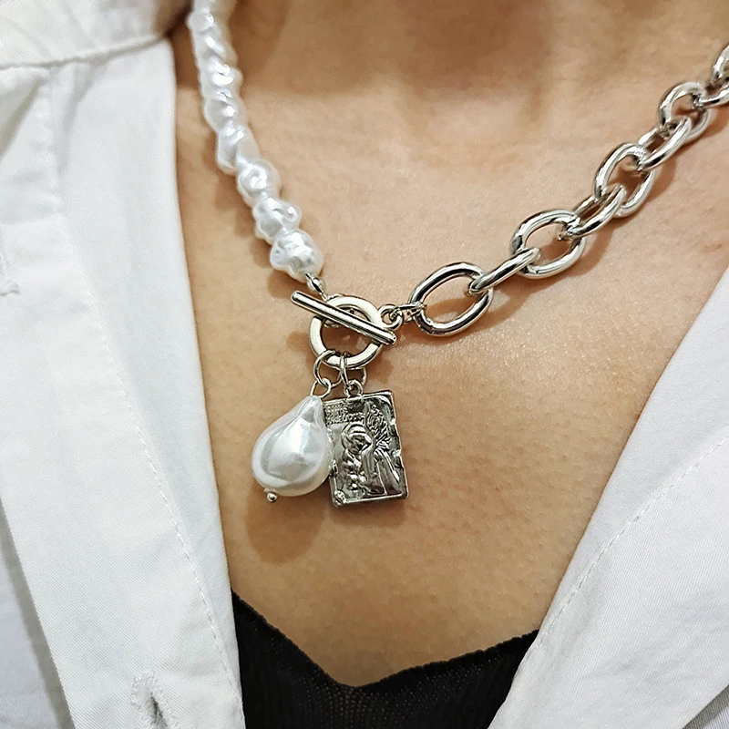Fashion Irregular Baroque Pearl Golden Chain Necklace Women Jewelry Vintage Geometric Pendant Necklace for Women Accessories