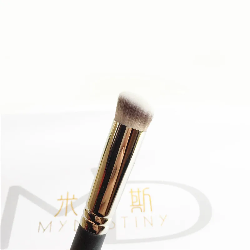 Mini Rounded Slant Concealer Makeup Brush 270S - Angled Small Foundation Cream Conceal Buffer Blender Beauty Cosmetics Tool