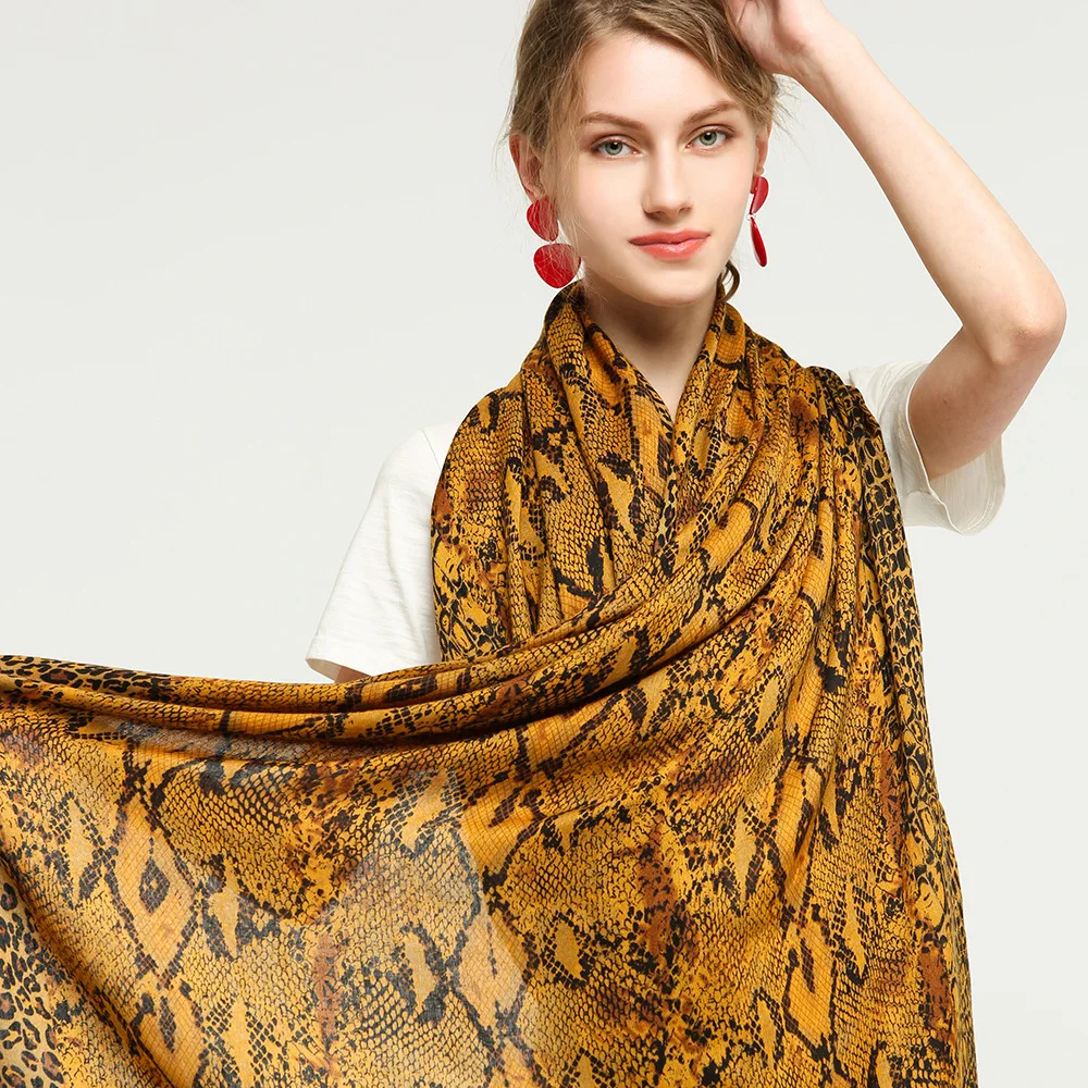 Scarfs Women Lightweight Floral Leopard Snake Print Soft Cotton Lightweight Scarves Head Wraps For Holiday Travel Oversized Cape