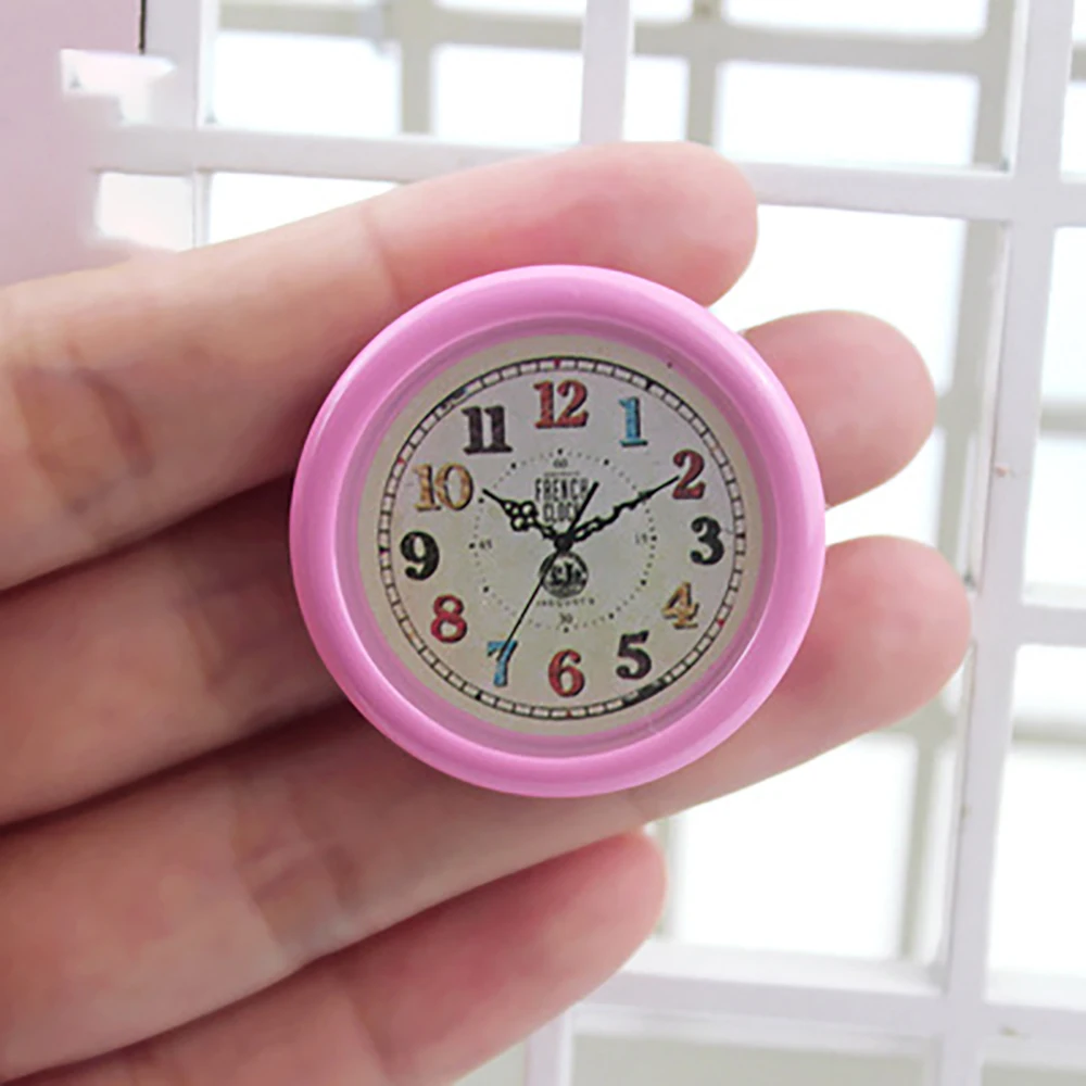 1Pcs 1/12 Dollhouse Miniature Accessories Mini Resin Wall Hanging Clock Simulation Model Toys for Doll House Decoration