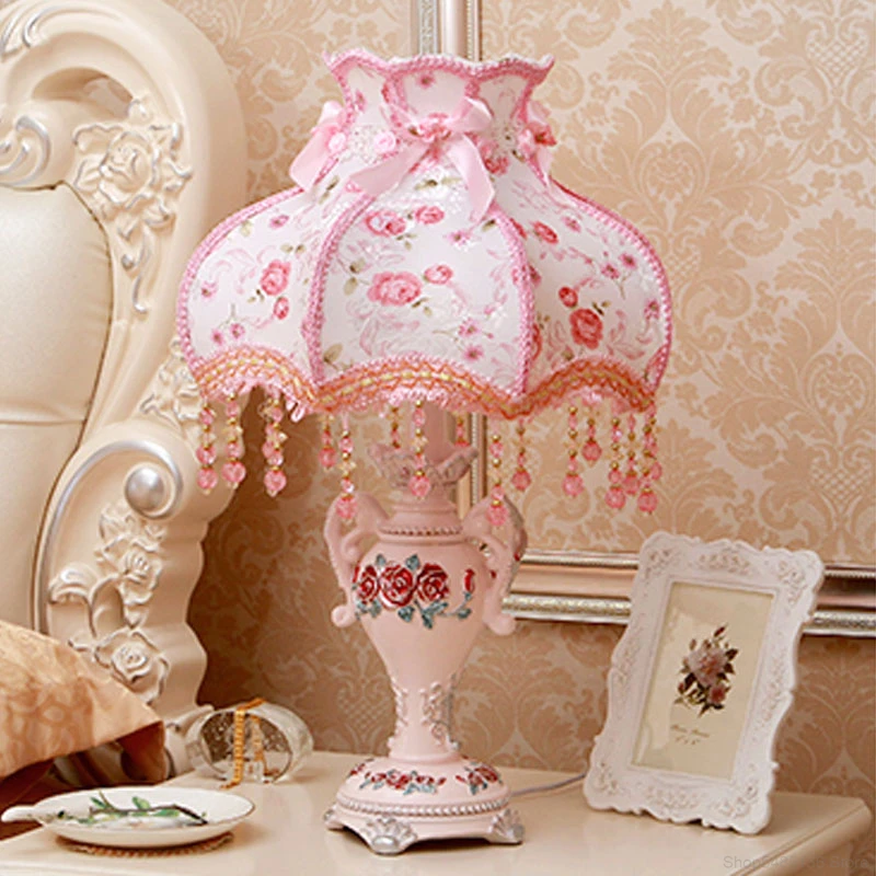 American Retro Lace Resin Table Lamp Bedroom Bedside Lamp Study Reading Desk Lamp Living Room Kitchen Home Decor Light Fixtures