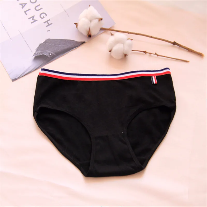 Hot Selling 1pc/lot Girl Panties Cotton Package Hip Triangular briefs Women\'s Underwear  Pure Color Waist