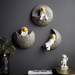 Nordic Wall Decoration Astronaut Resin Wall Shelves Home Decor 3D Astronaut Figurines For Living Room Bedroom Wall Hanging Decor