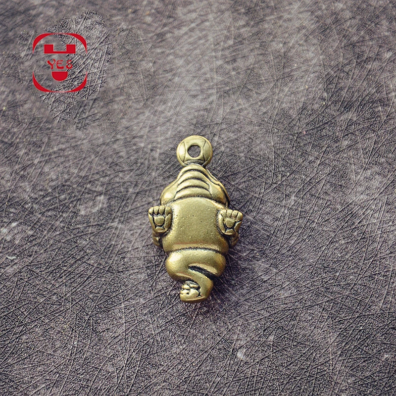 YES Golden LUCKY Brass Small Three Legged Frog Toad Attracting Wealth Money Keychain Handmade Fashion Copper Pendant Decor Gift