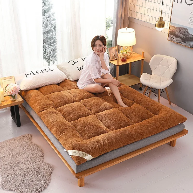 New Bedroom Tatami Mattress Fashion Thickening Three-dimensional Non-slip Protective Cushion Full-size Warm Lamb Velvet Mattress