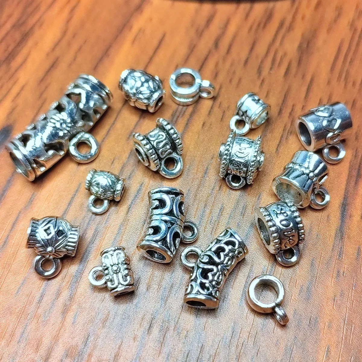 20pcs Tibetan Silver Color Metal Loose Bails Pendants Spacer Beads Connectors Wholesale Lot For Bracelet Necklace Jewelry Making