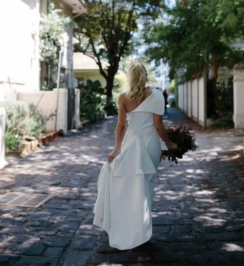 Mono de boda bohemio de un hombro con tren, vestido de novia modesto para exteriores, jardín de campo, con pantalón, traje, 2020