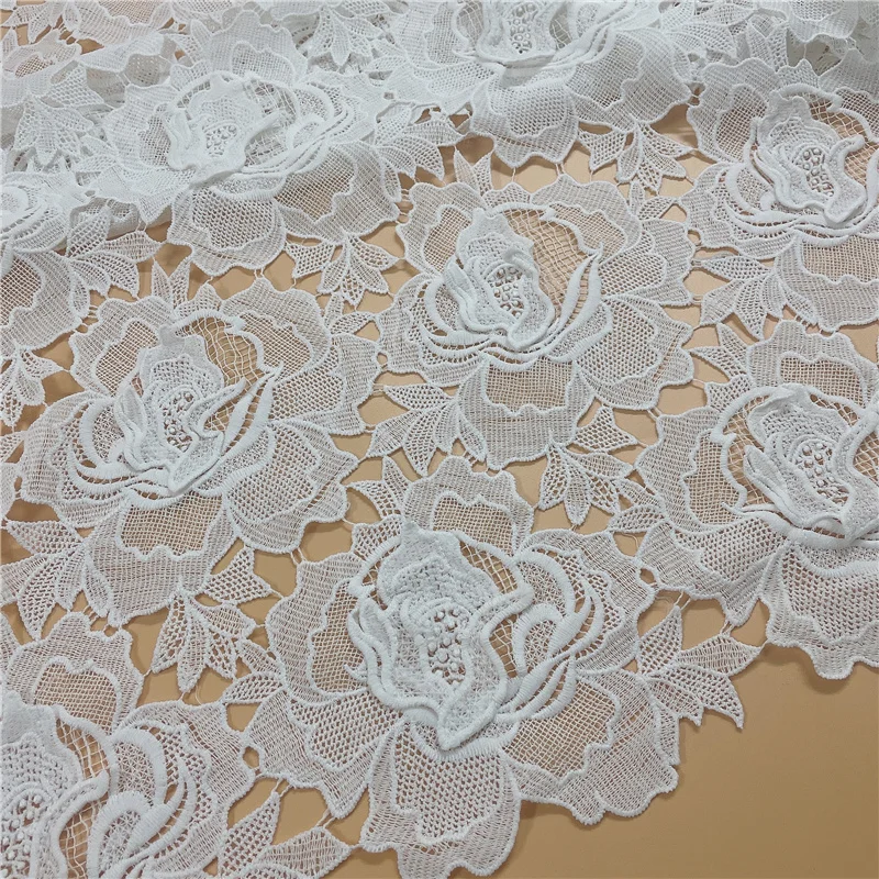 Vendita calda Off white fai da te cucito ago lavoro Guipure francese pizzo ricamo panno abito da sposa abito da sposa tessuto di pizzo 1 Yard