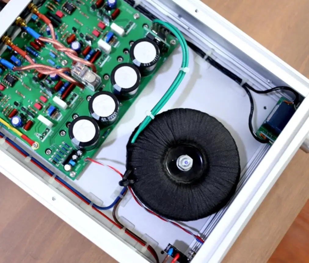 Sugden A25B sanken C2922 A1216 transistor Preamp + post amplificatore Merging amplificatore 80W * 2 amplificatore HIFI