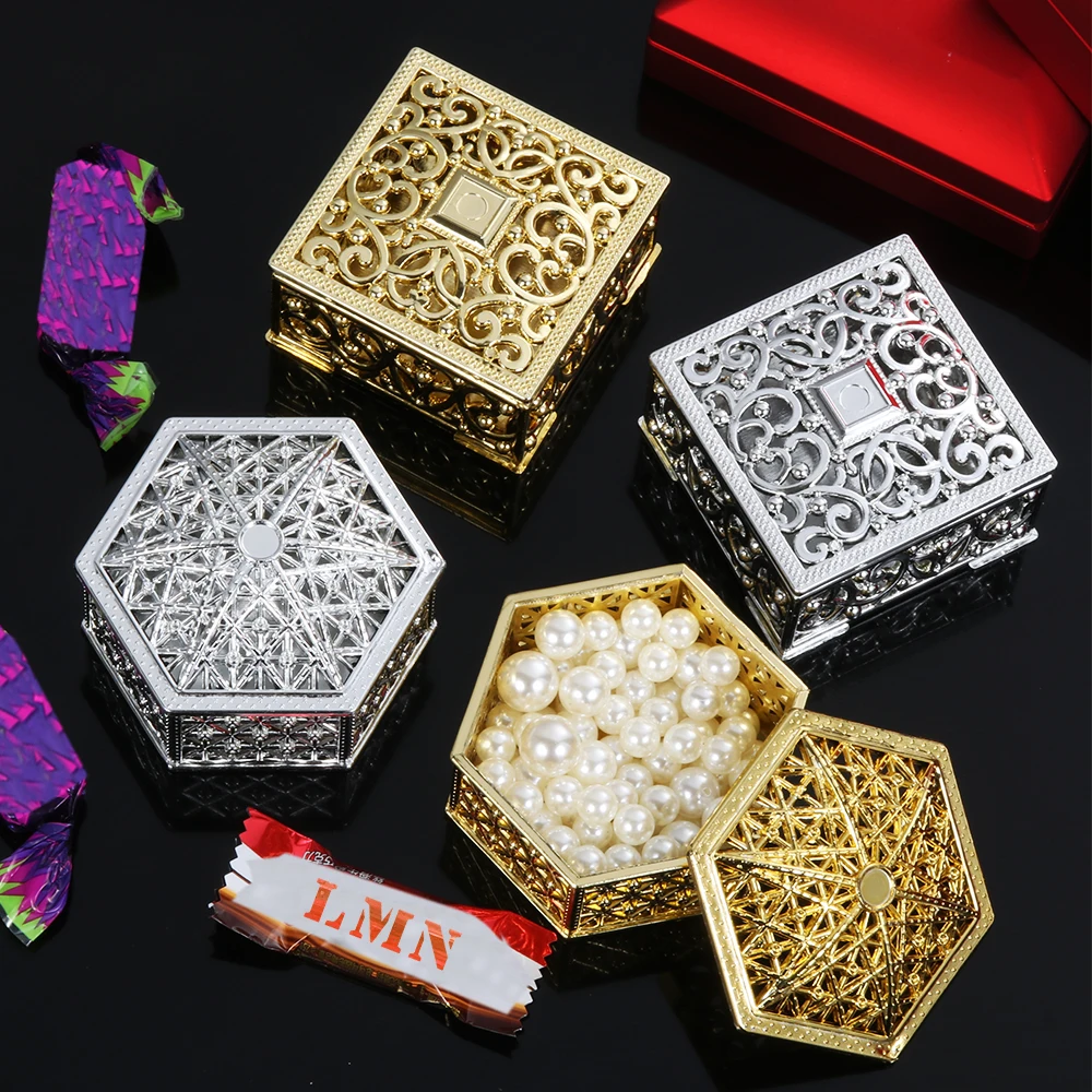 

1PC Vintage Retro Hollow Jewelry Storage Box Plastic Transparent Candy Box Souvenir Trinket Organizer Wedding Party Favor