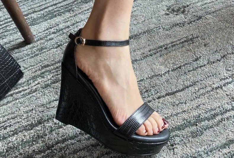 Linamong Summer Girls Black Soft Leather One Line Buckle Wedge Sandals Woman 10/12 CM Heels Casual Sandals Shoes Small Size 33