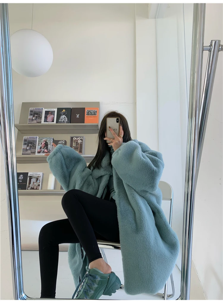 Lautaro Winter Long Oversized Warm Soft Fluffy Faux Fur Coat Women Drop Shoulder Long Sleeve Casual Loose Korean Fashion 2021