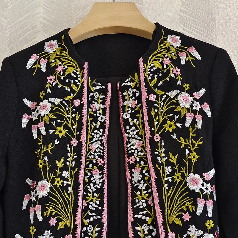 AELESEEN High Quality Vintage Windbreaker 2022 Autumn Winter Coat Full Sleeve Heavy Flower Embroidery Black Long Trench