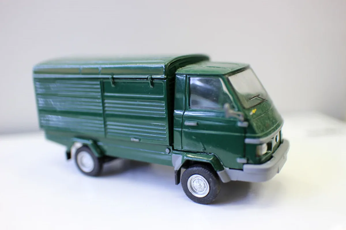 1:43 alloy vintage Russian cargo truck model,high-quality simulation transport truck toy,free shipping for wholesale and retail