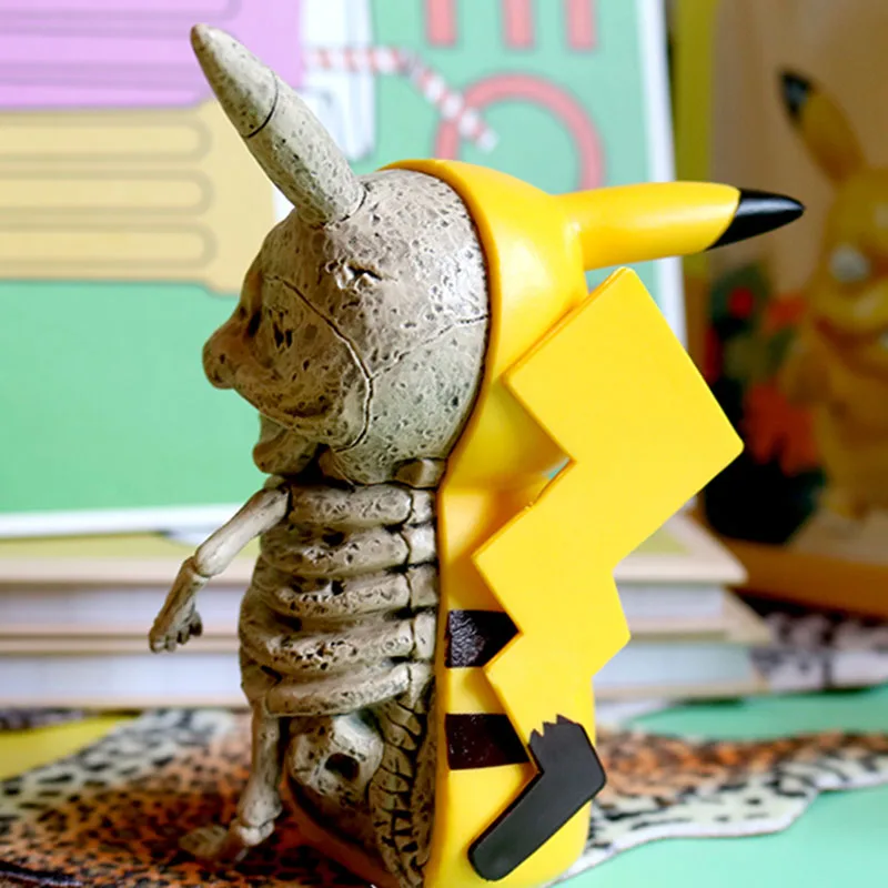 مضحك أنيمي الجمجمة بيكا الشكل النموذجي لعب Pokemones Pikachus الهيكل العظمي تشريح PVC عمل الشكل لعبة الدمى هدايا مجموعات