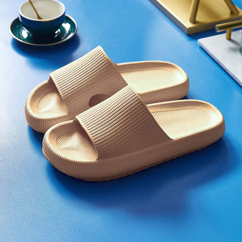 Pantofole con plateau spesse pantofole da bagno per interni da donna Soft EVA amanti antiscivolo scivoli da pavimento per la casa scarpe estive da