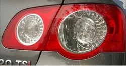 Eosuns Rear Lamp Tail Light Assembly for Volkswagen Vw Passat B6 2006-2011 Sedan bright red
