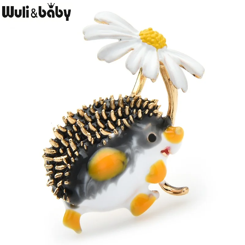 Wuli&baby Lovely Hold Flower Hedgehog Brooches Women 8-colors Animal Pet Party Office Causal Brooch Pins Gifts ёжик с ромашкой