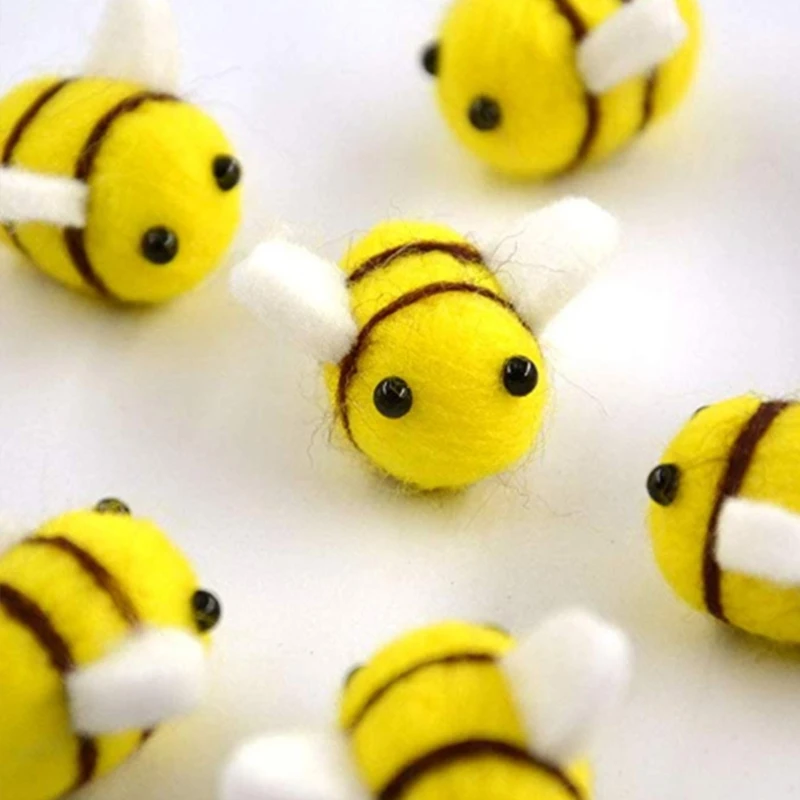 20 Pcs lana feltro Bumble Bee Craft Decor Ball per abbigliamento natalizio tenda cappello decorazione fai da te e artigianato fatto a mano