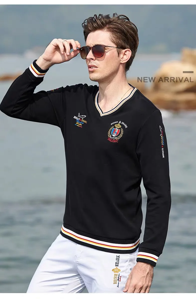 Autumn and Winter New V-neck Sweater Man Fashion Embroidery Bruce&Shark Knitted Bottom Casual Male Sweater Loose Navy Size 4XL