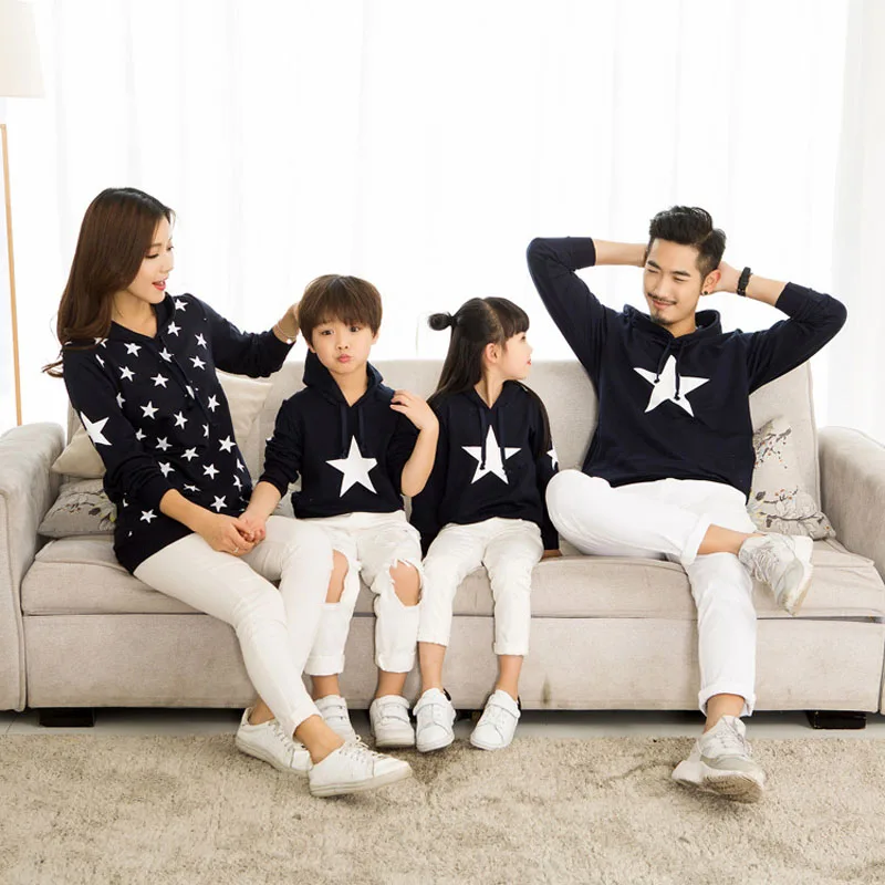 

Family Matching Outfits autumn winter cotton star hoodie active mother and daughter clothes matching family clothing sets