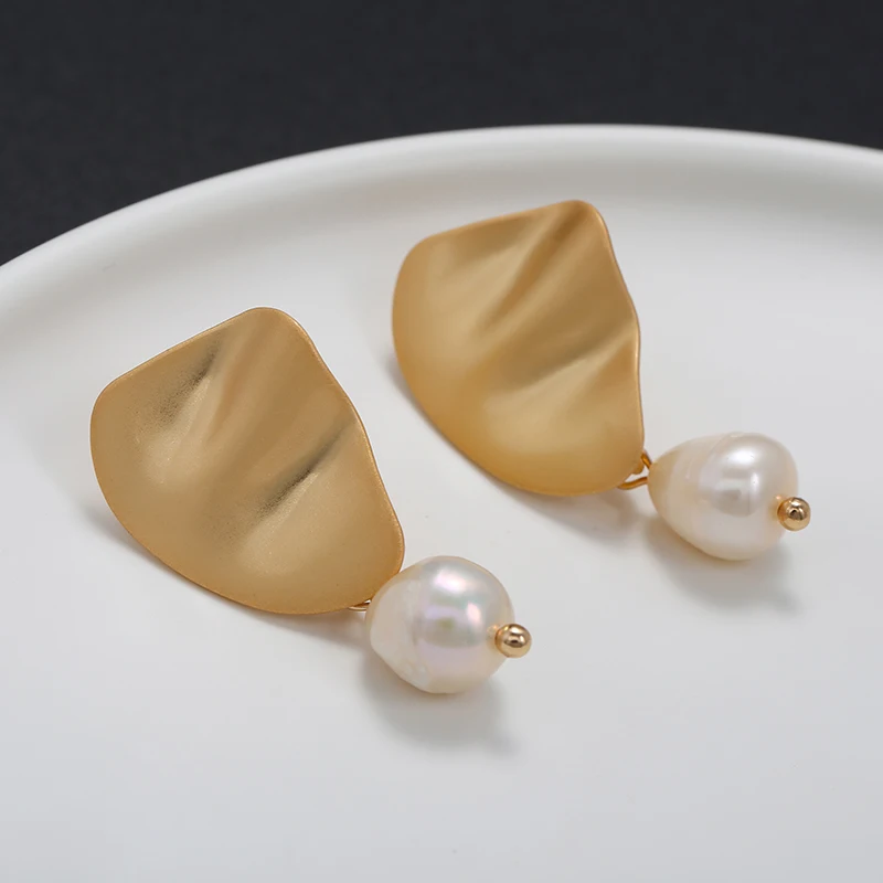 Natural Irregular Freshwater Pearl No Pierced Clip on Earrings Matte Gold Statement Ear Clips for Women Wedding Party Jewelry