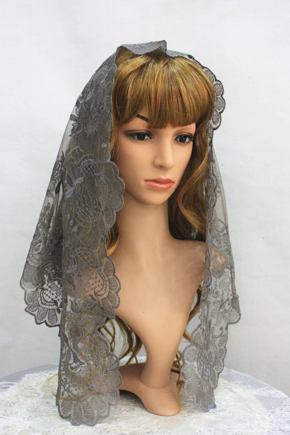 Voile d\'église gris foncé, voile gothique traditionnel, couvre-chef religieux, Mantilla, dentelle, écharpe de masse latine