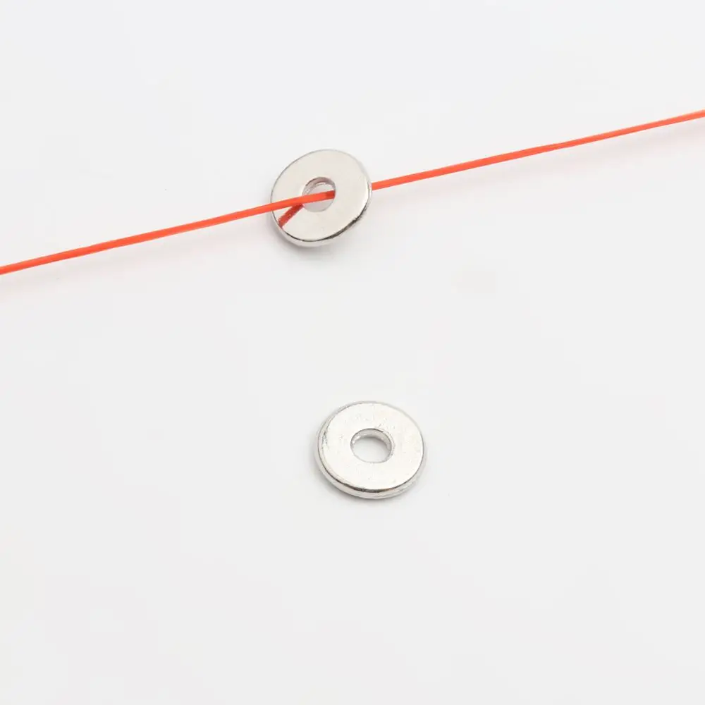 50 Stück, 32 verschiedene Arten, gemischte Metall-Abstandshalter-Perlen mit unterschiedlichen Lochgrößen für die Herstellung von Schmuck, Armbändern, Halsketten und Ohrringen – Großhandel. – Detail 11