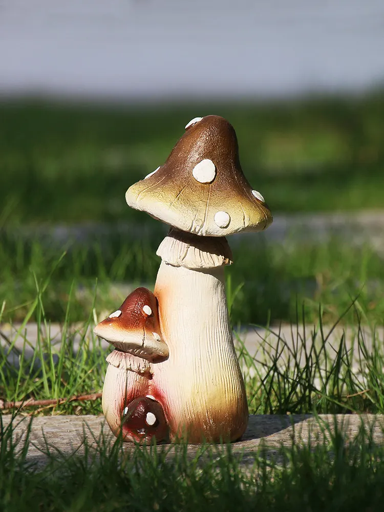 

Pastoral Resin Simulation Mushroom Accessories Garden Park Lawn Furnishings Crafts Outdoor Villa Landscape Adornments Decoration