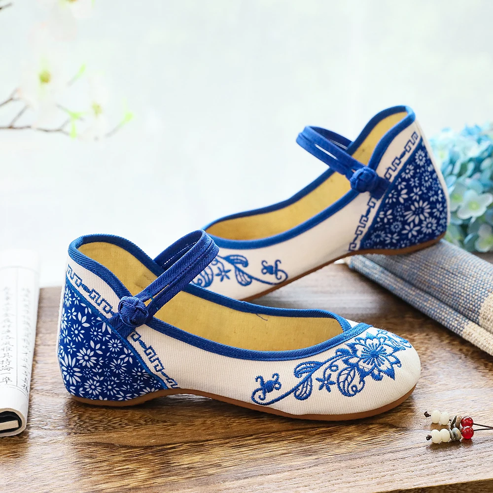 Veowalk Blue Flowers Embroidered Women\'s Canvas Ballet Flats Vintage Chinese Style Ladies Casual Ankle Strap Cotton Dance Shoes