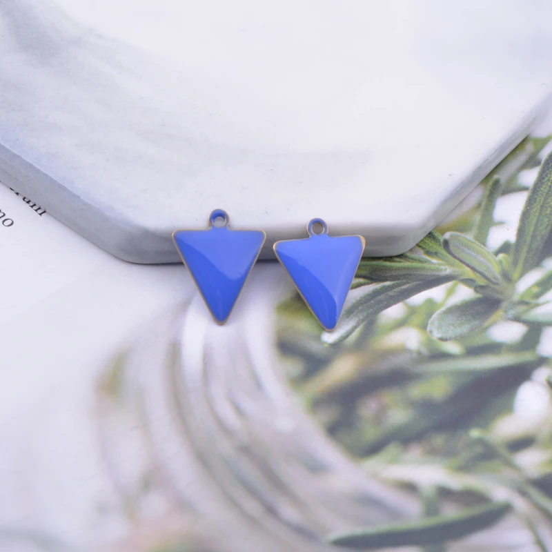 30 Stück 14*12mm Hochwertige Kupfer-Emaille-Dreiecksanhänger Beidseitig Beschichtet für DIY-Schmuckherstellung Armbandherstellung Ohne Verblassen – Detail 10