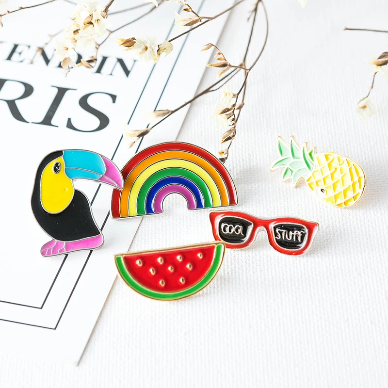 دبابيس من المينا ذات الطابع الشخصي للأحذية ذات الكعب العالي ، ودبابيس على شكل حبة ، وقميص جينز رائع ، ودبابيس طية صدر السترة ، والحقائب ، والديكور والمجوهرات ، والهدايا